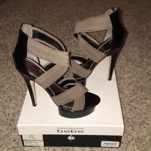 Bebe platform sandal heel. Taupe and black Size 9
